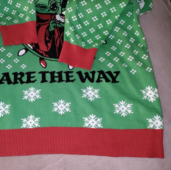 Star Wars | Yoda Mandalorian Red & Green Snowflake Christmas Sweater Size XL - Picture 11 of 14